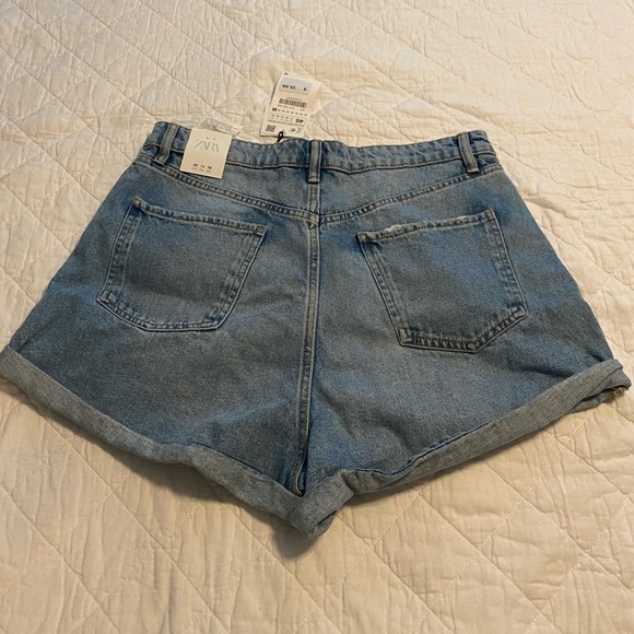 ZARA Highwaist shorts - Picture 2 of 2